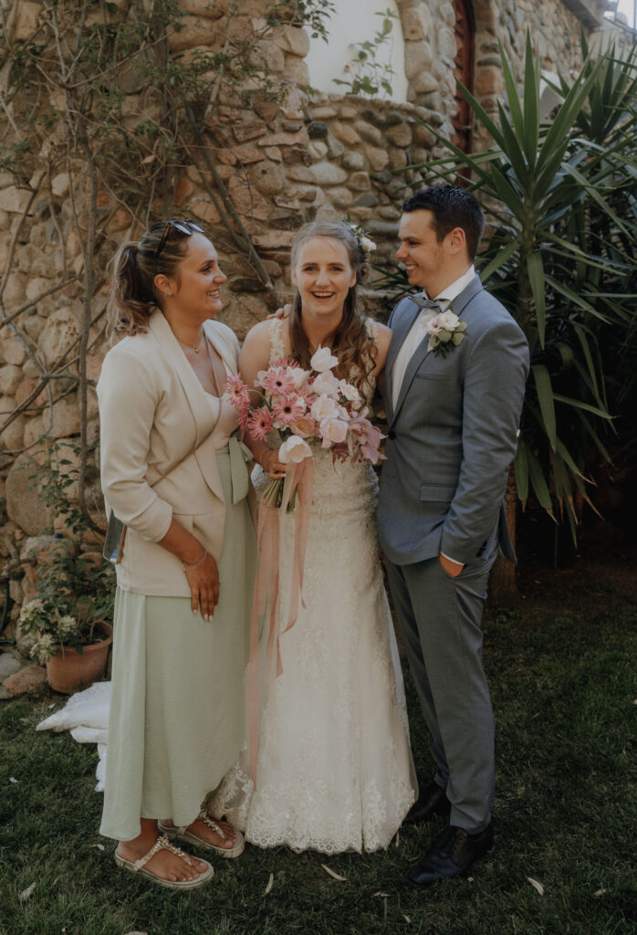 Hochzeitsplanerin Krissi Bencker mit Brautpaar